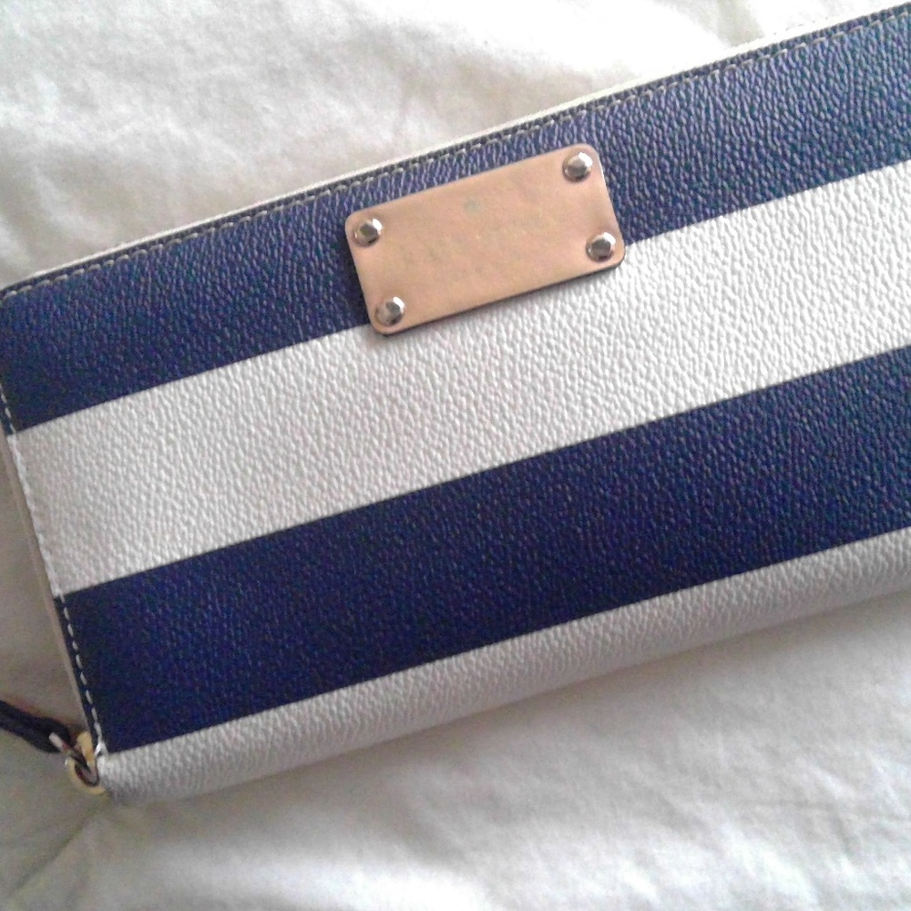 Kate Spade Wallet - Picture 5 of 5